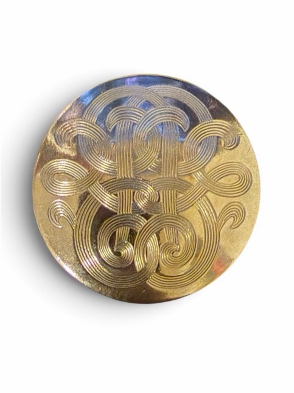 Vintage Silvertone Celtic Knot Round Scarf Clip